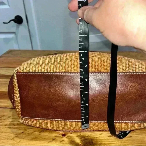 Fossil Woven Straw look Boho circle handle hand bag purse with shoulder strap - Picture 11 of 15